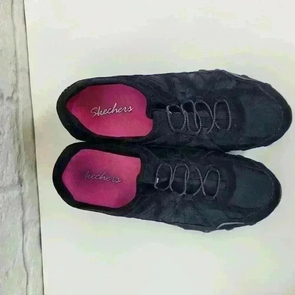 Skechers  black and pink Relaxed fit slip on  Athletic shoes Sz 10 - Picture 10 of 11